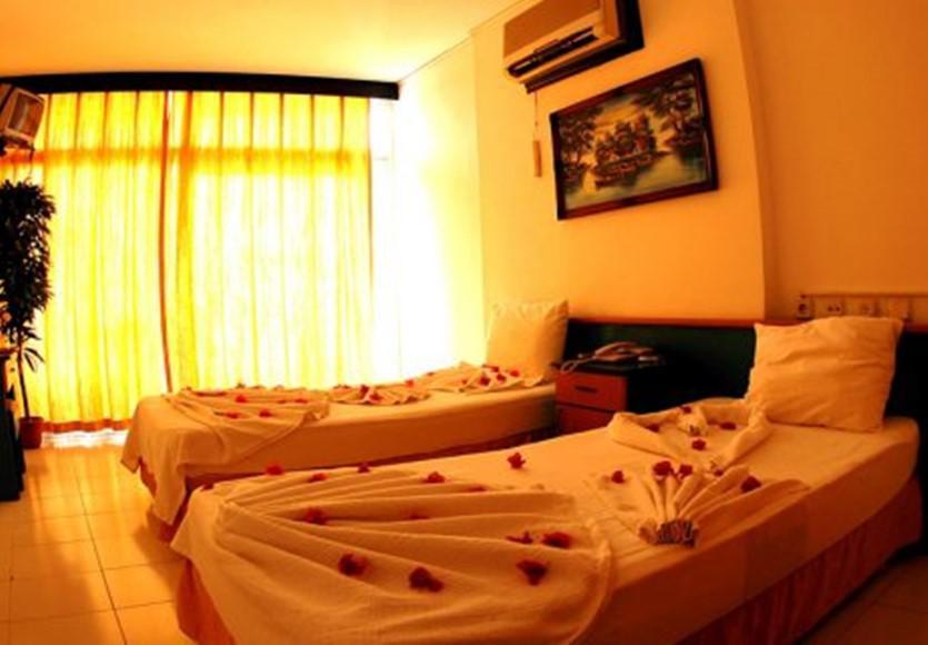 מרמריס Seren Sari Hotel מראה חיצוני תמונה