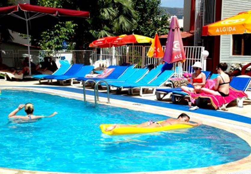 מרמריס Seren Sari Hotel מראה חיצוני תמונה