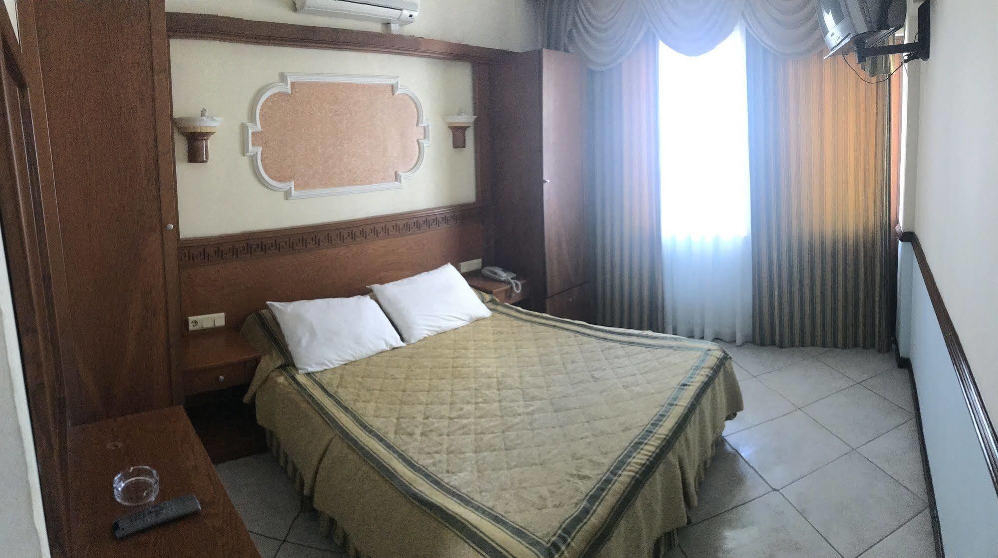 מרמריס Seren Sari Hotel מראה חיצוני תמונה